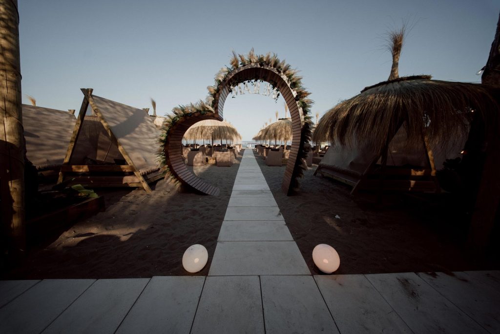Reserva: reservas@majumibeach.com